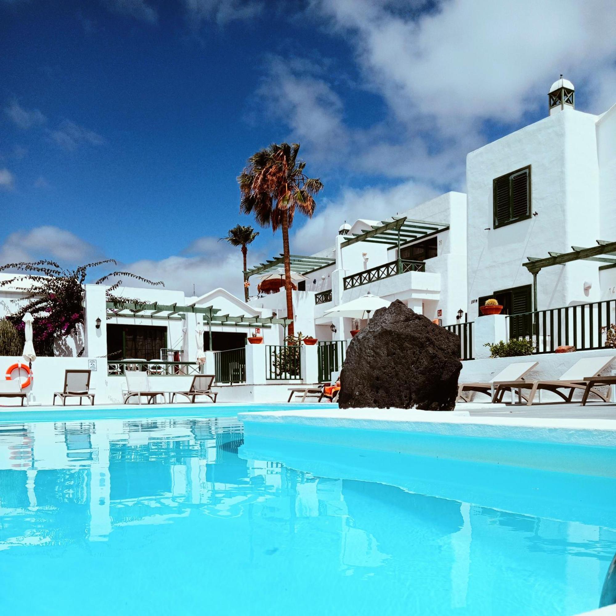 Apartamentos Las Acacias プエルト・デル・カルメン エクステリア 写真
