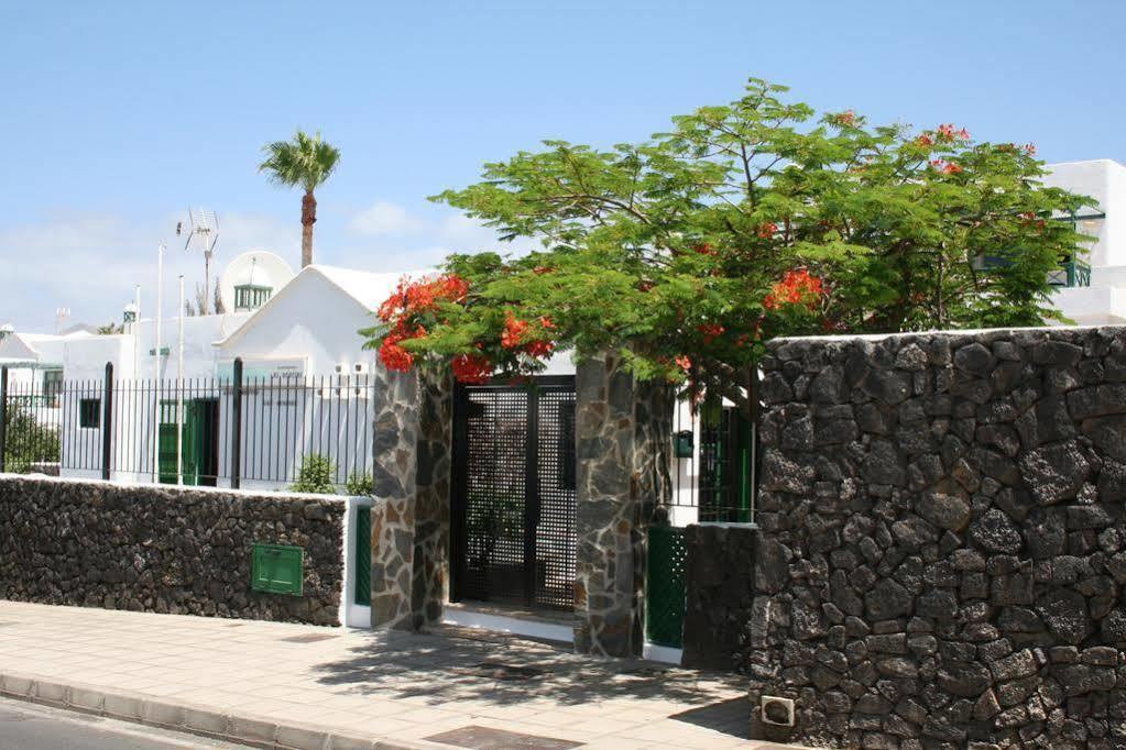 Apartamentos Las Acacias プエルト・デル・カルメン エクステリア 写真