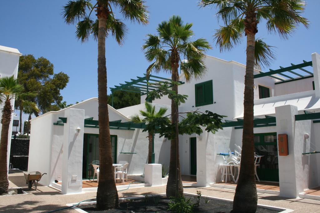 Apartamentos Las Acacias プエルト・デル・カルメン エクステリア 写真