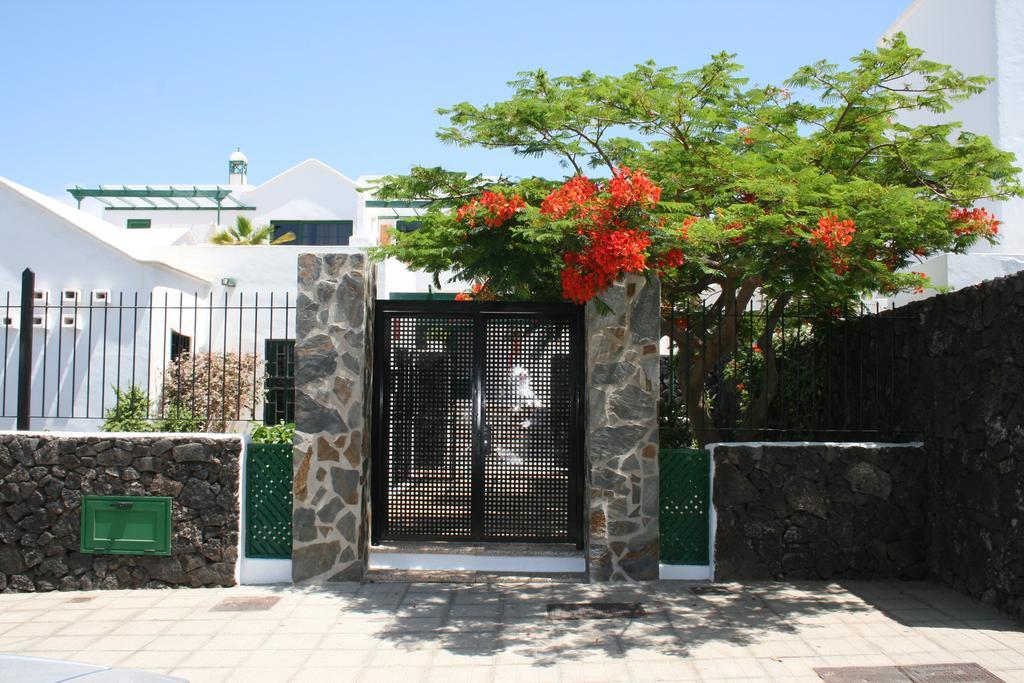 Apartamentos Las Acacias プエルト・デル・カルメン エクステリア 写真
