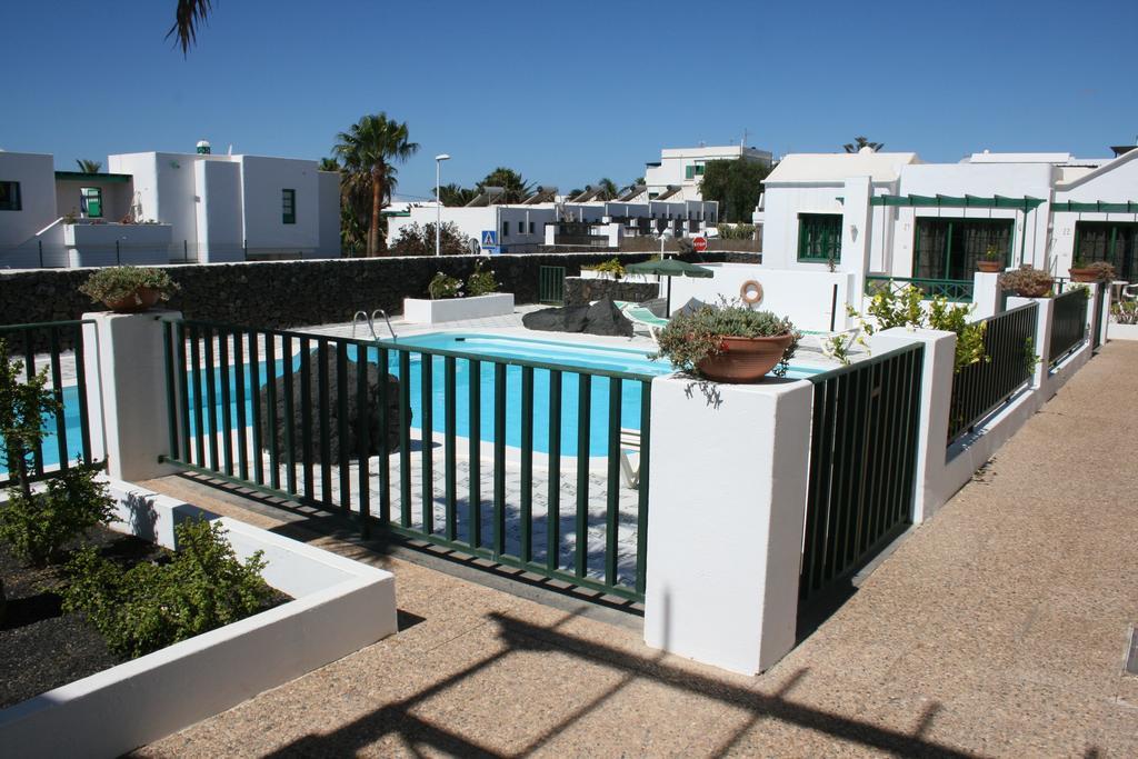 Apartamentos Las Acacias プエルト・デル・カルメン エクステリア 写真
